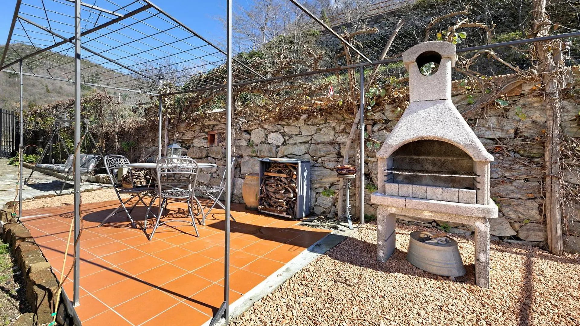 La Terrazza Del Tempo Apartment Castelvecchio di Rocca Barbena 0*,  Italy
